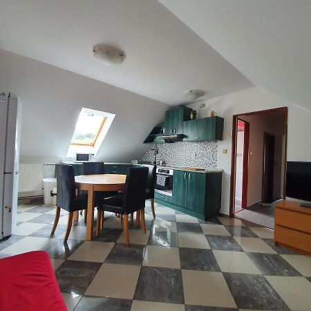 Apartman V Blizkosti Mesta Štětí Exteriér fotografie