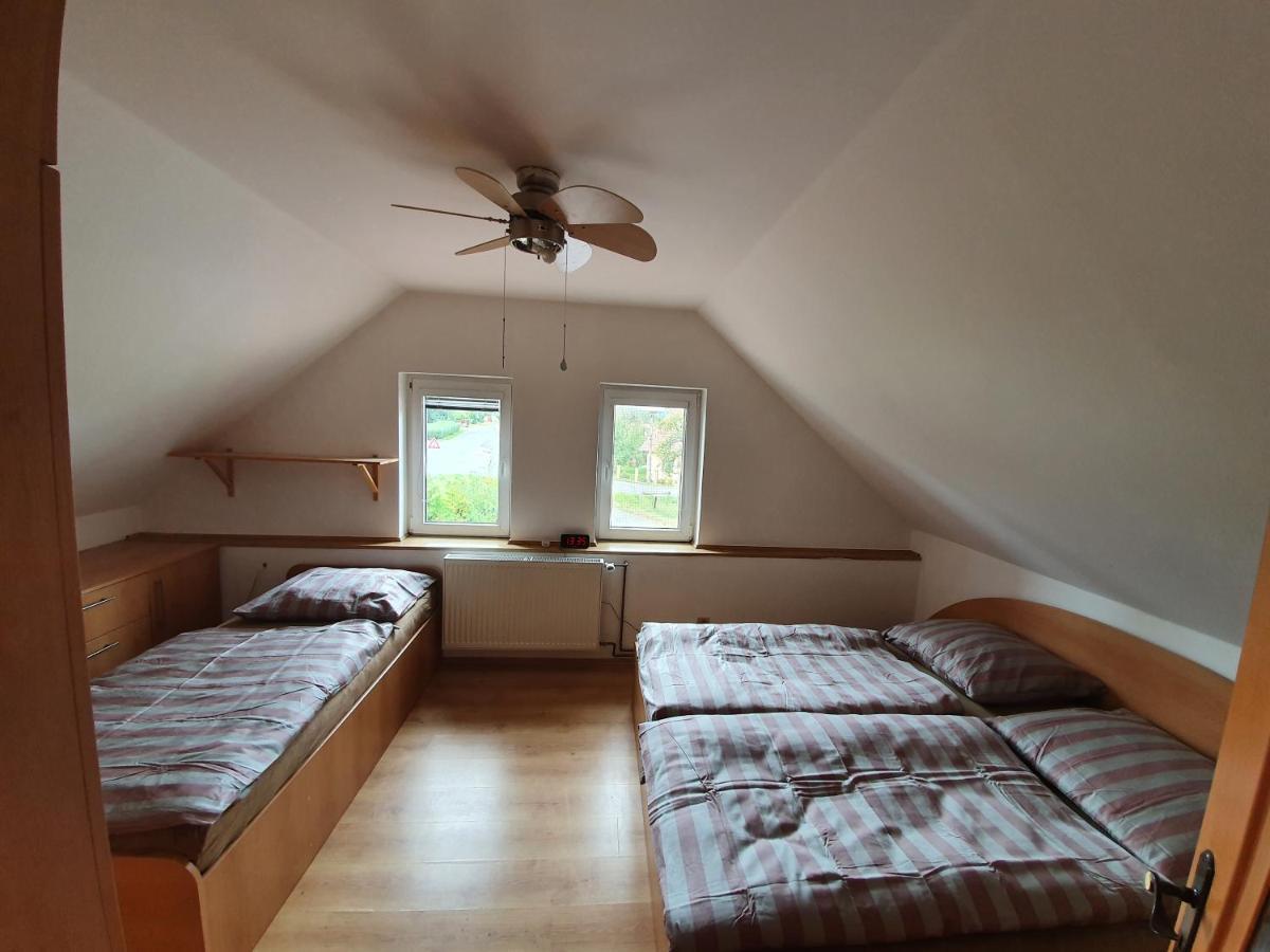 Apartman V Blizkosti Mesta Štětí Exteriér fotografie
